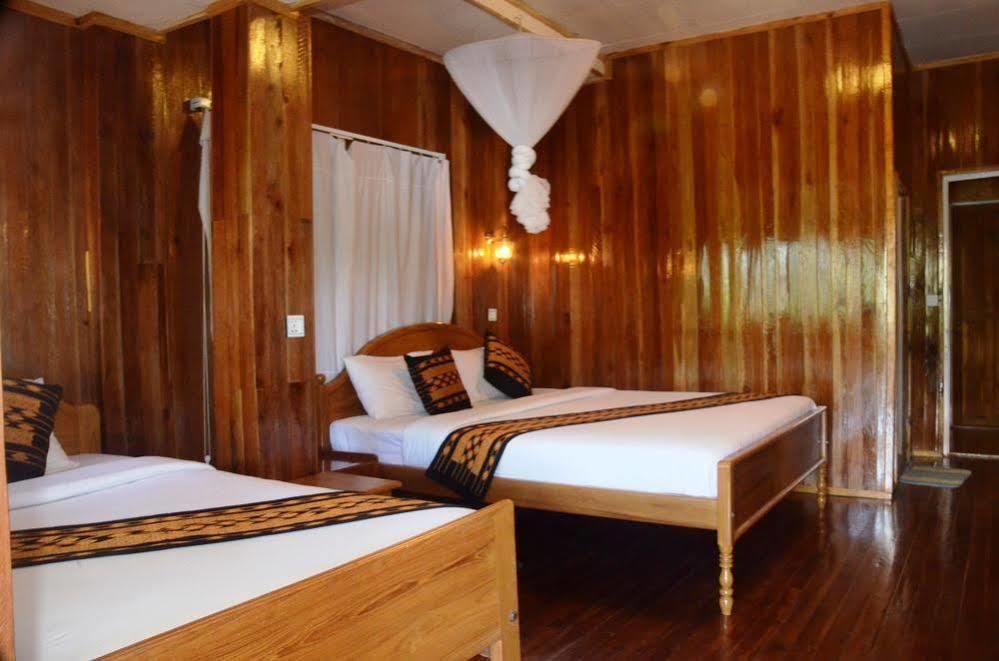 Golden Lotus Inle Hotel Nyaungshwe Exteriör bild